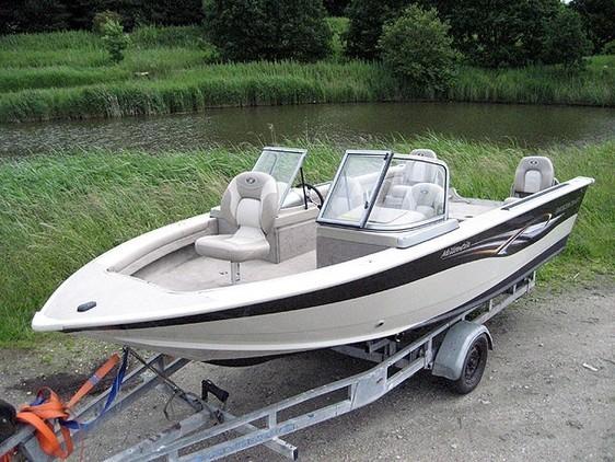 SmokerCraft Millentia 19.2