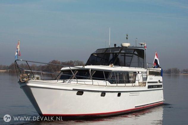 Van Der Valk - VALK ROYAL 51
