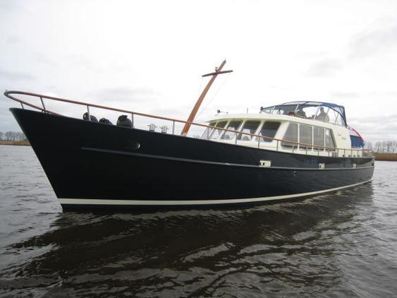 VISSCHER - Trawler 1800