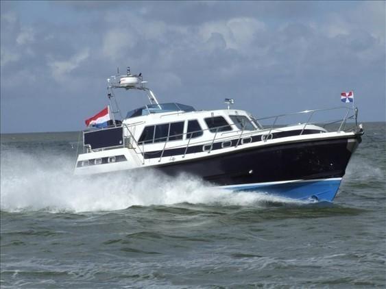 Aqua-Star Oceanstar 118