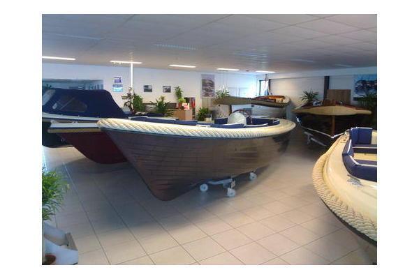 AVR Watersport - Lago Amore 560 Bun