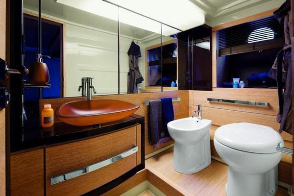 Azimut - 64 Flybridge
