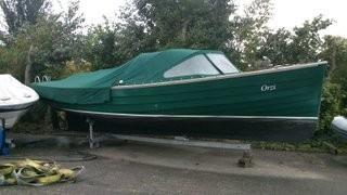 Captains Launch - 26 CL