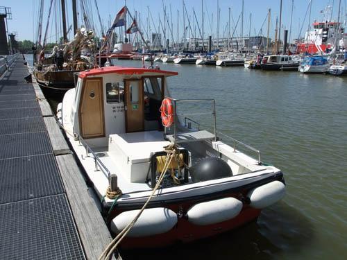 Offshore - Crew tender, towing, salvage