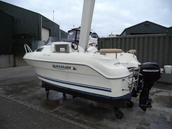 Quicksilver - 470 cruiser met Mercury F20 elpt efi