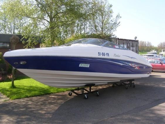 Rinker - 232 bowrider
